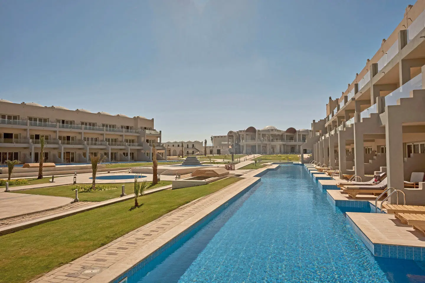 Diamond Beach by Pearl Resort Pool