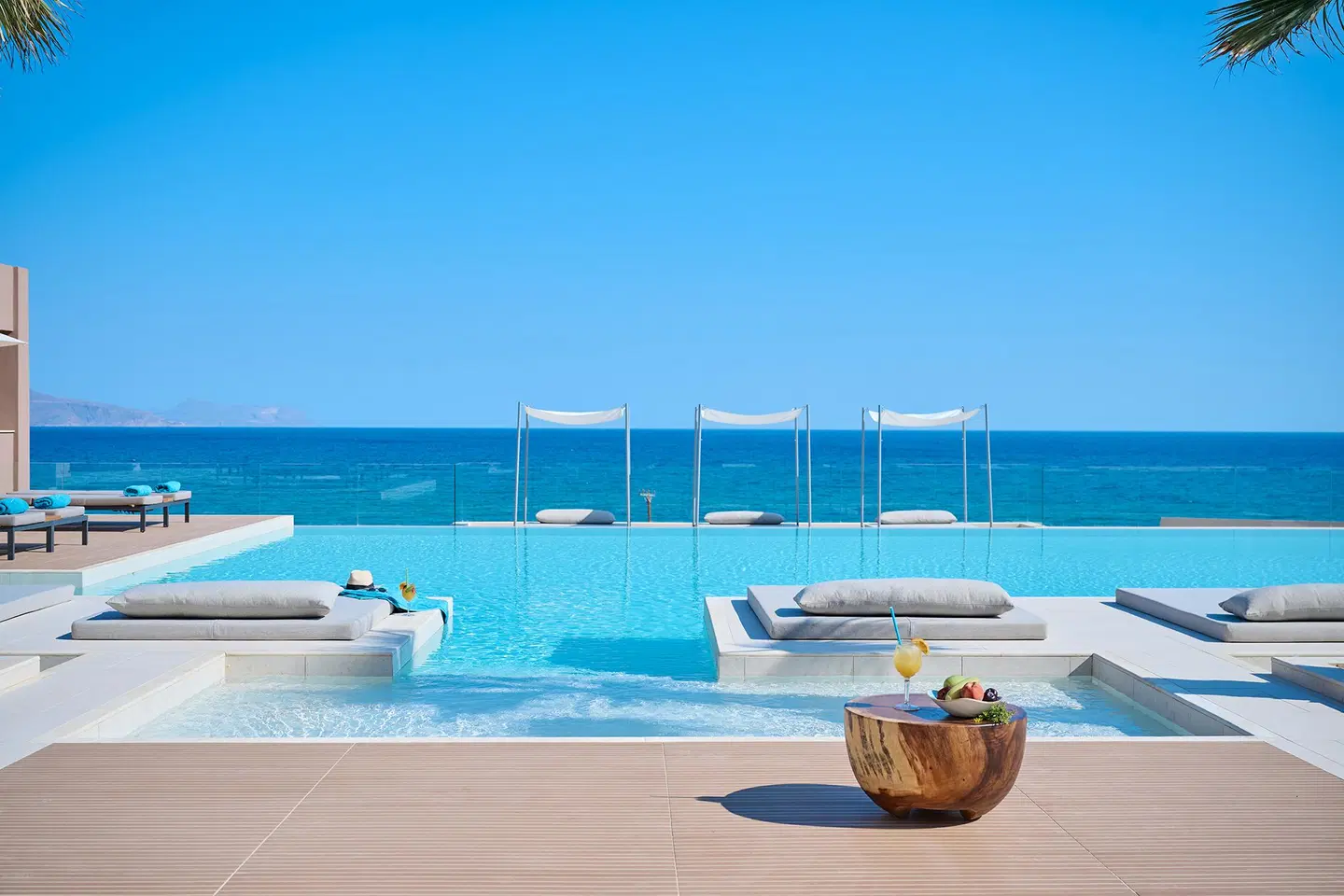 Oros Luxury Beach Resort POOL