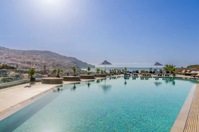 The Views Baía Pool