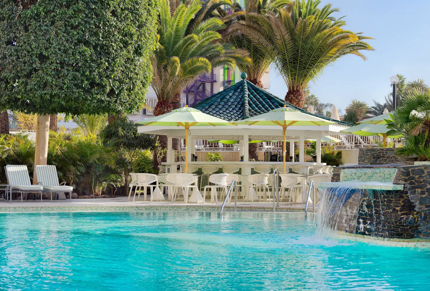 Seaside Sandy Beach Pool