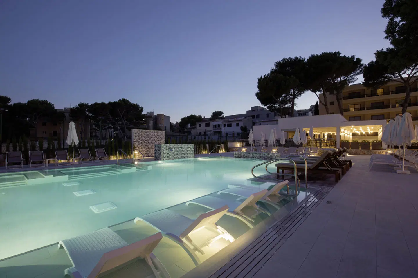 Bella Playa & Spa Pool