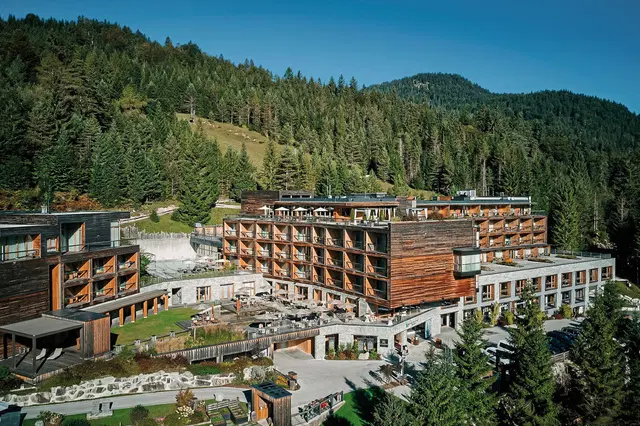 DAS KRONTHALER Alpine Lifestyle Hotel Landschaft