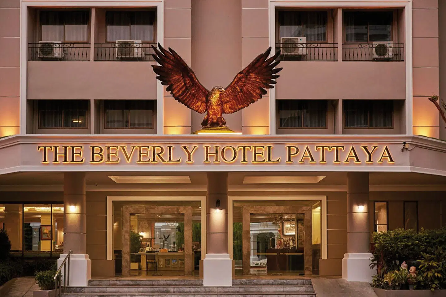 The Beverly Hotel Pattaya Aussenansicht
