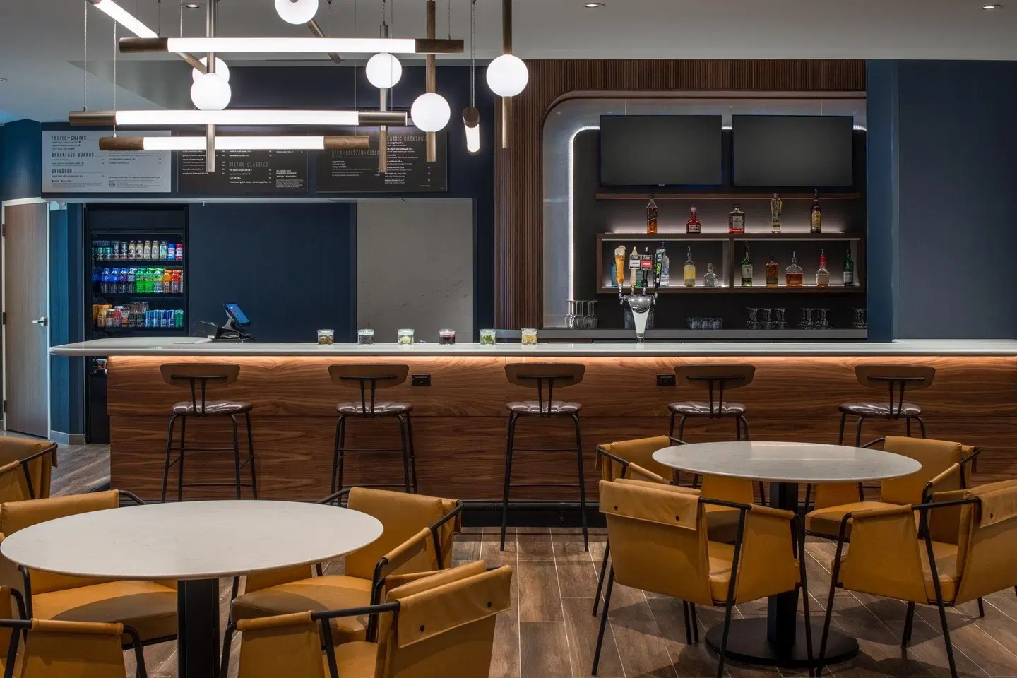 Courtyard by Marriott Olympia Bar