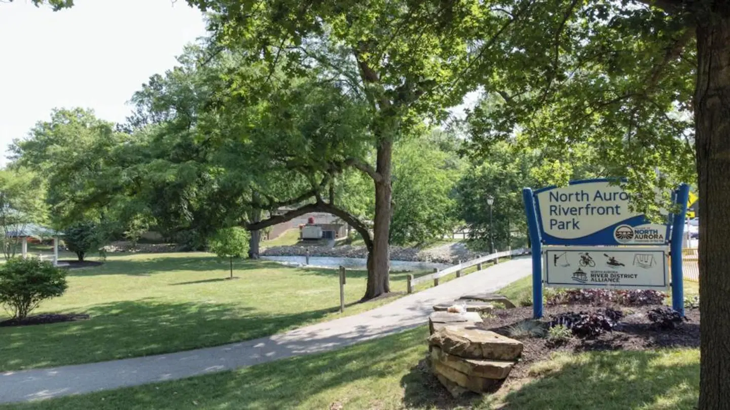 HomeTowne Studios Chicago - N Aurora/ Naperville Garten