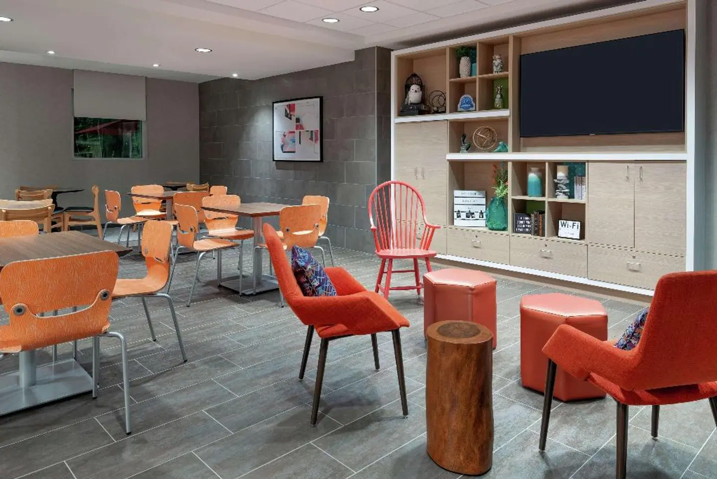 Home2 Suites by Hilton Orlando Near Universal Bar