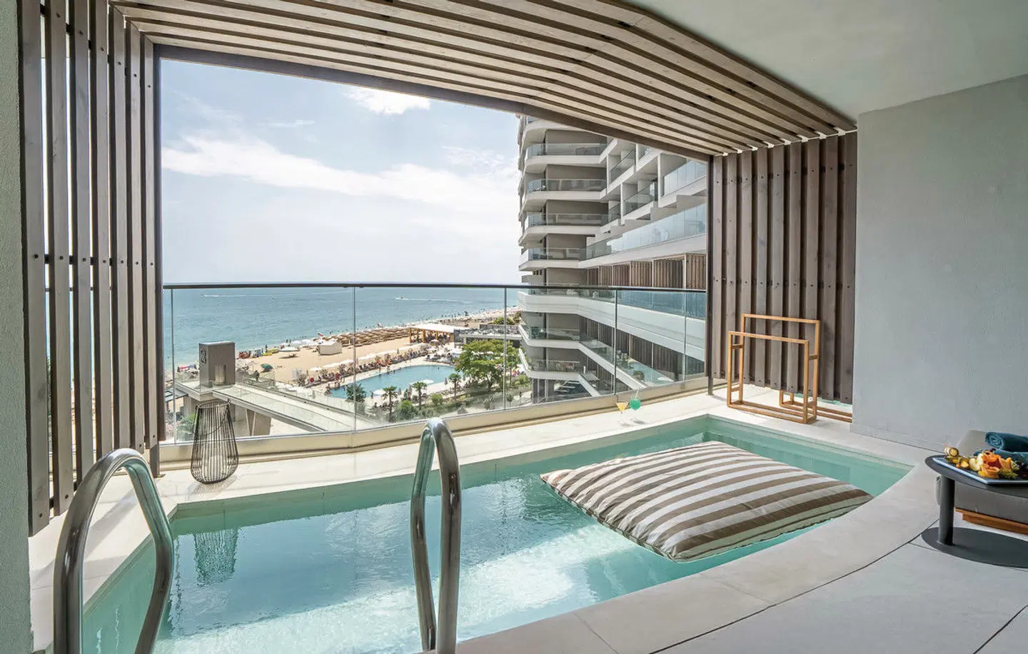 GRIFID Noa INDOOR_POOL