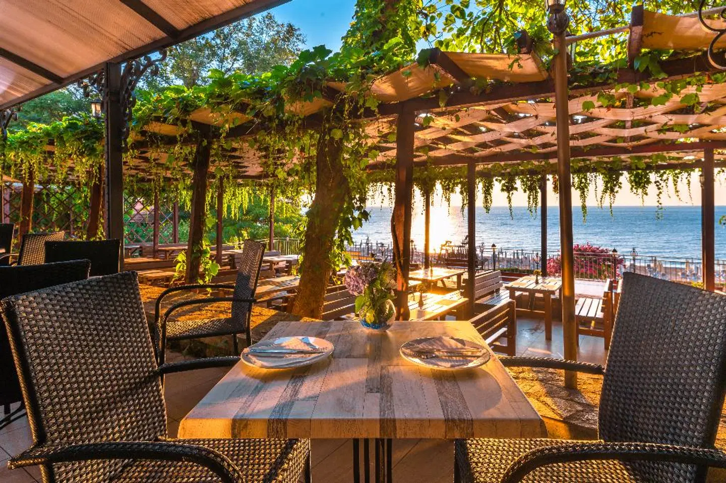 Elpida Beach Restaurant