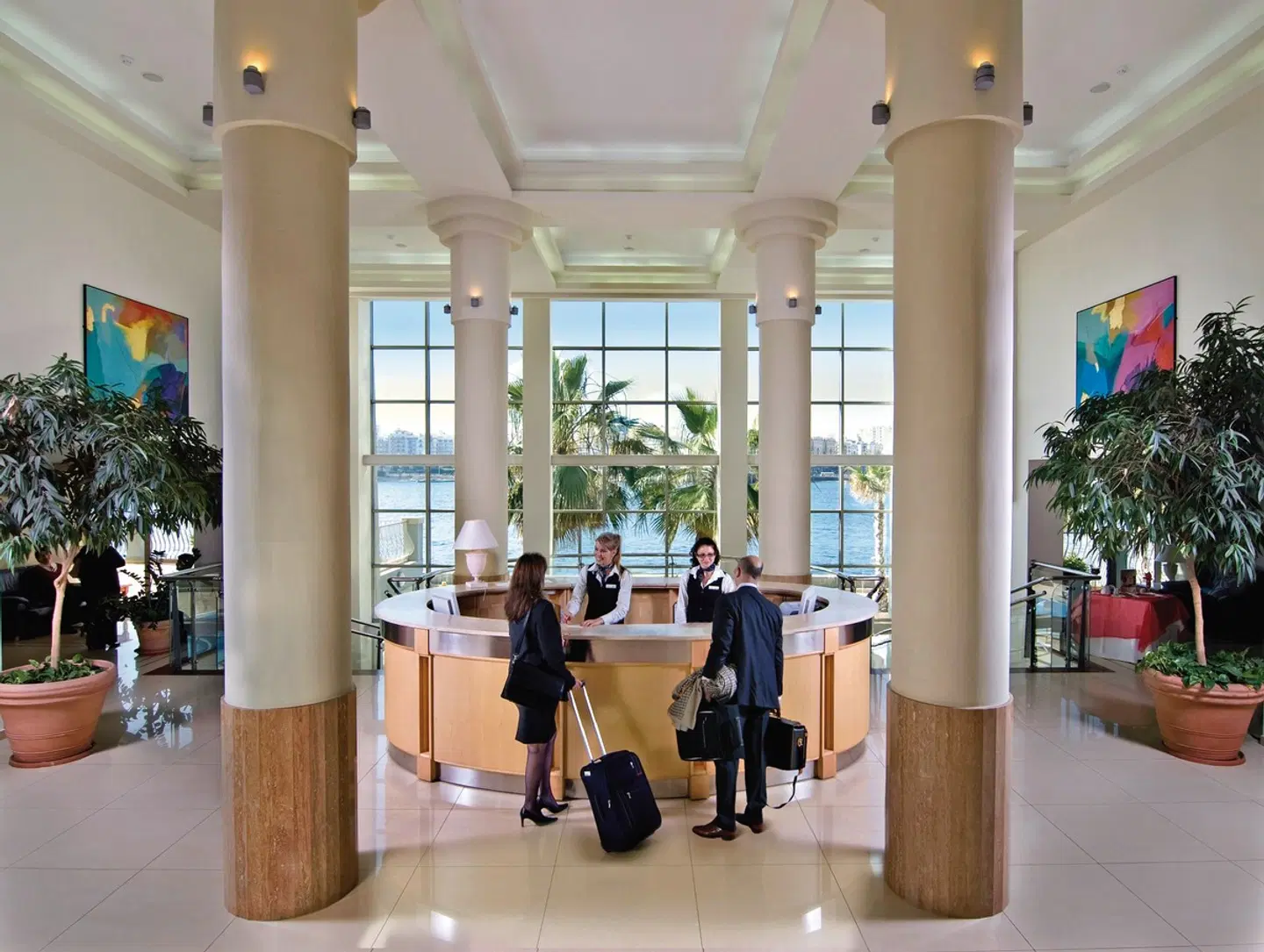 Cavalieri Art Hotel Lobby