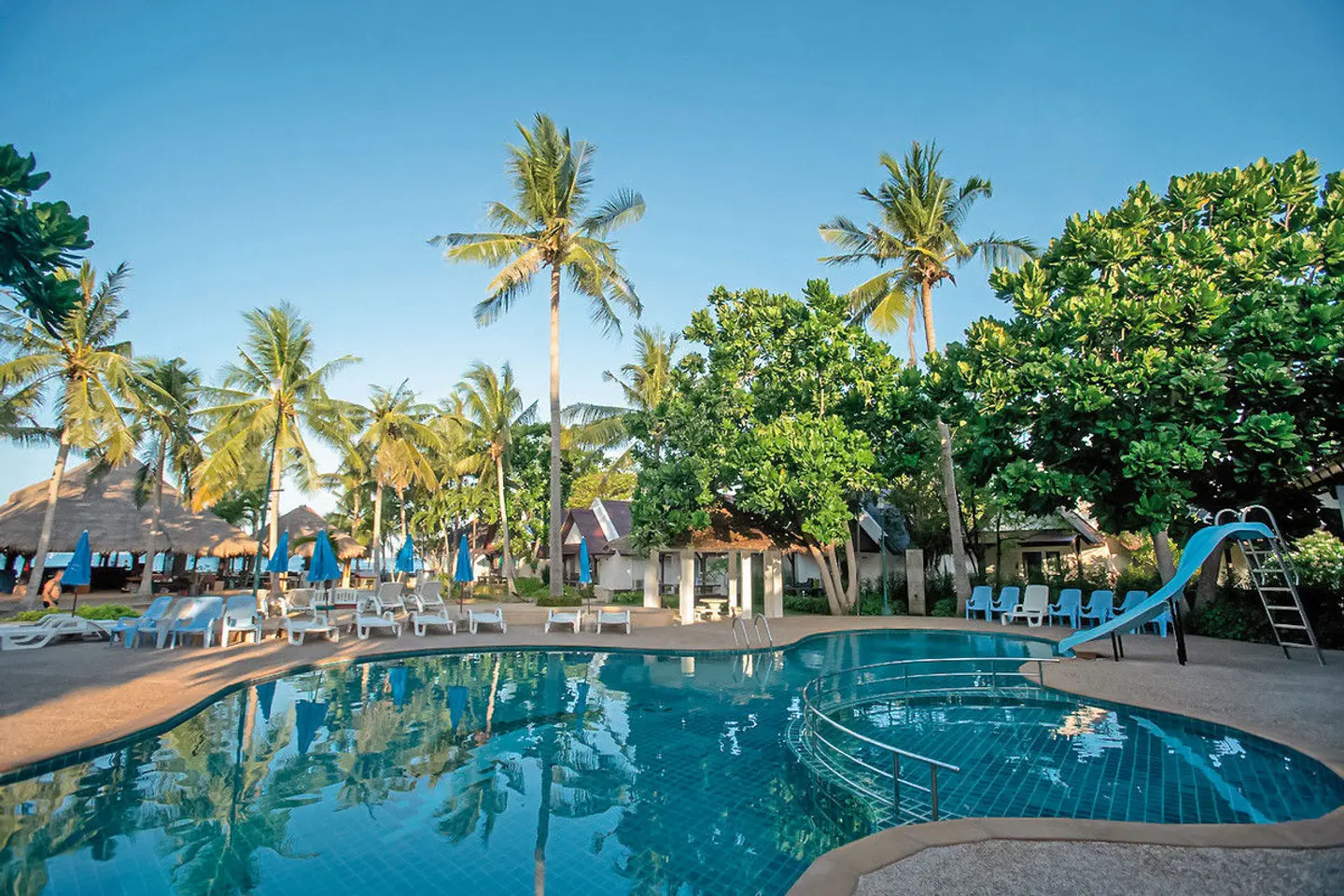 Southern Lanta Resort Pool