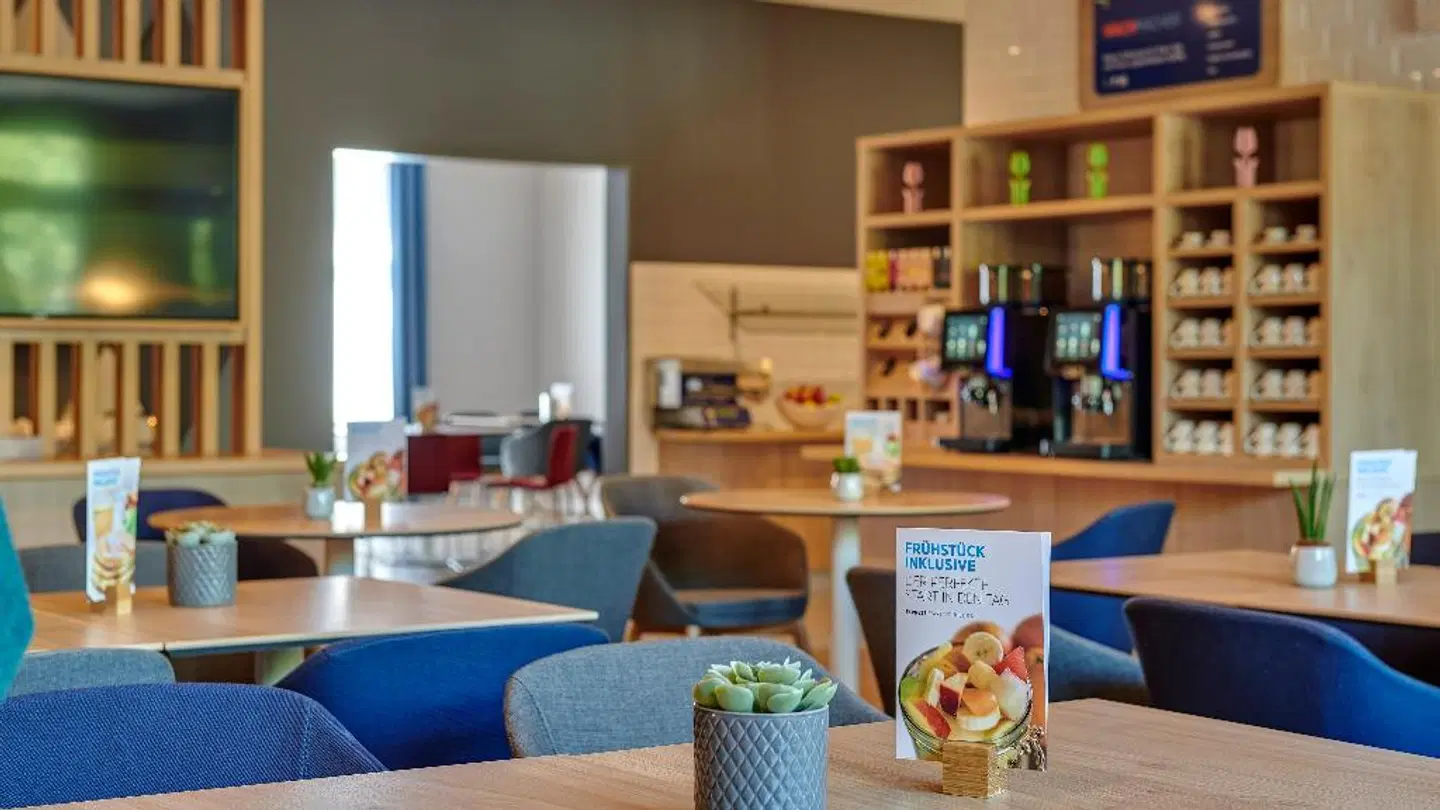 Holiday Inn Express Dortmund Lobby