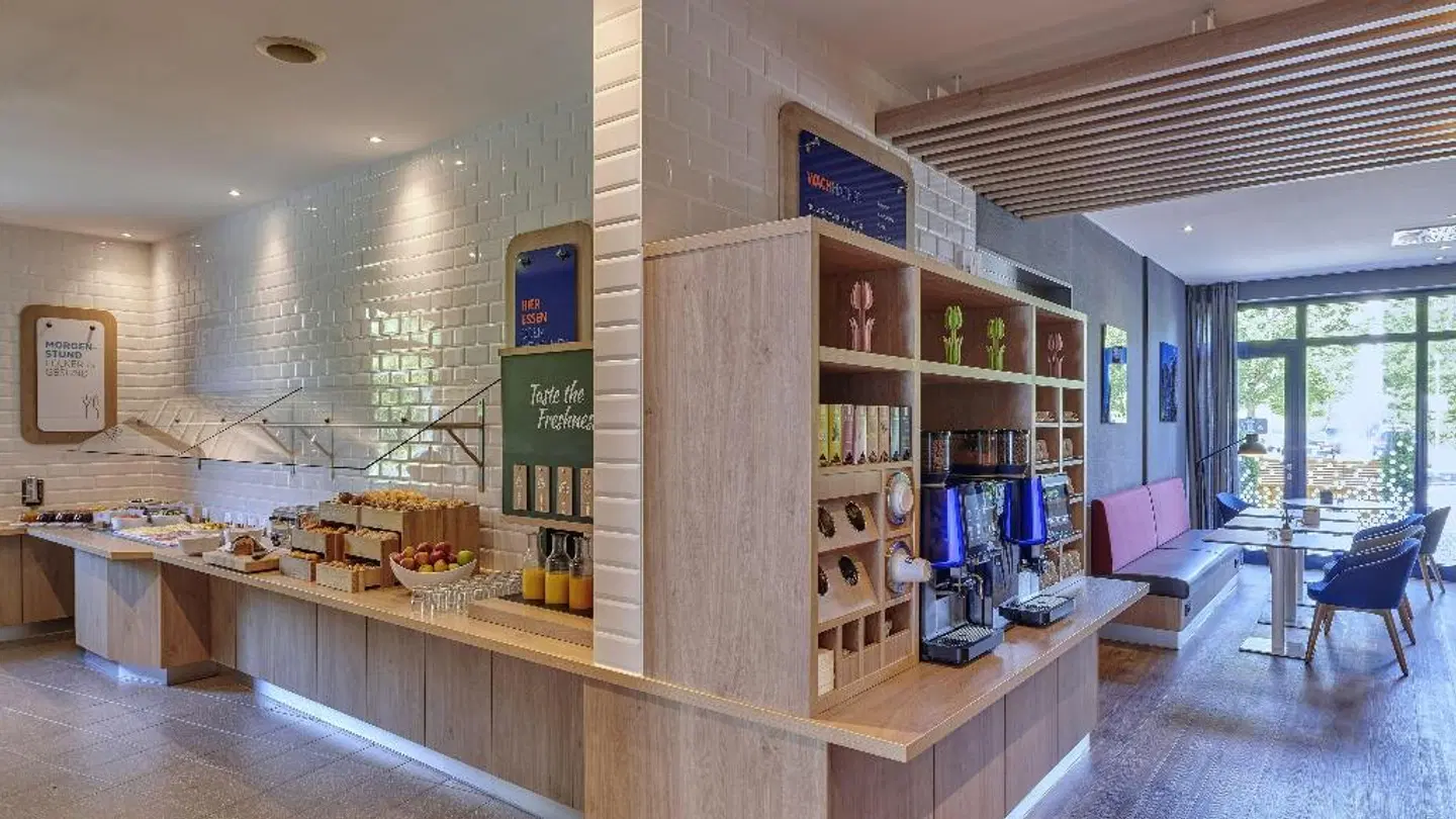 Holiday Inn Express Dortmund Lobby