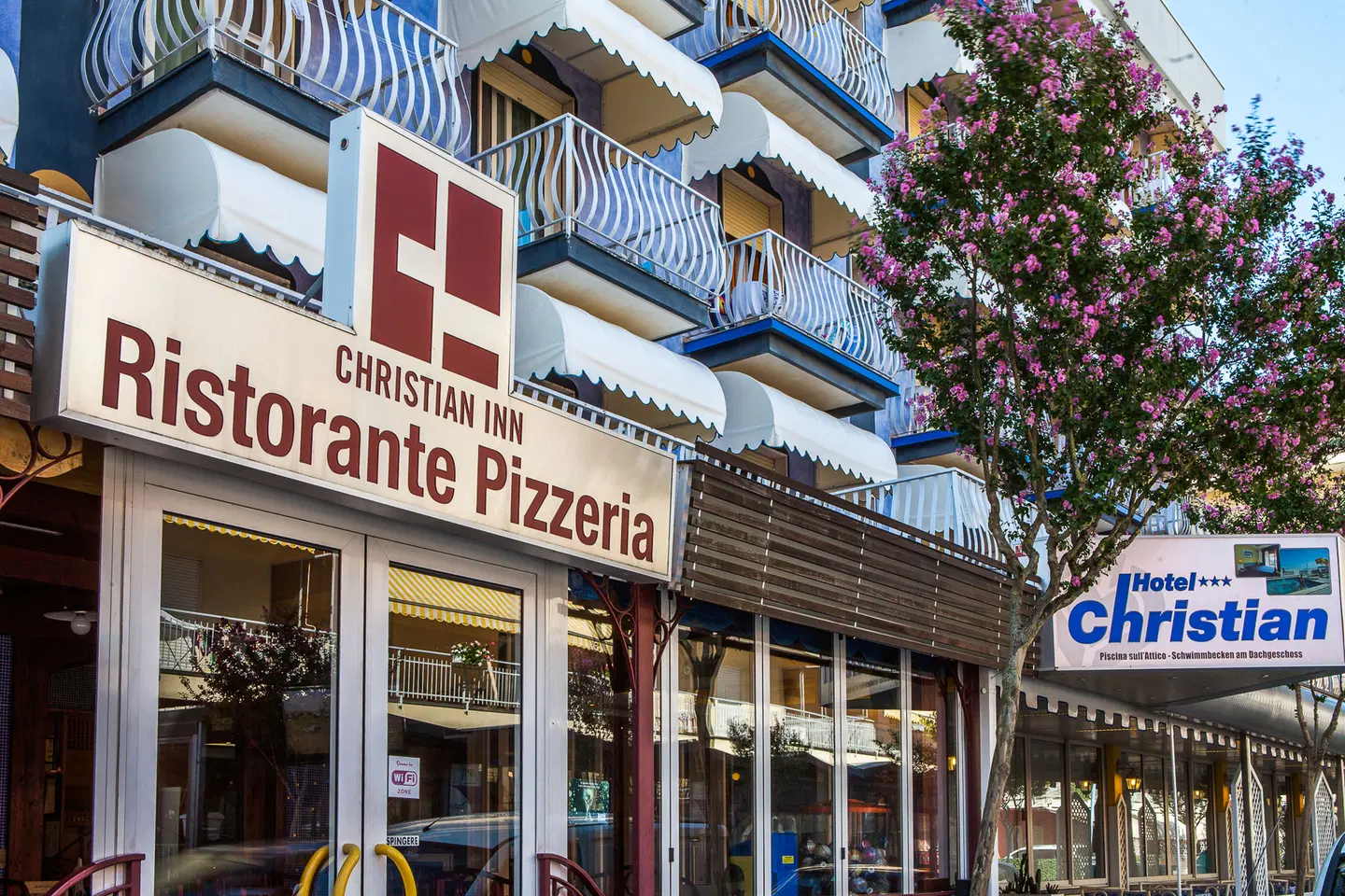 Christian Aussenansicht