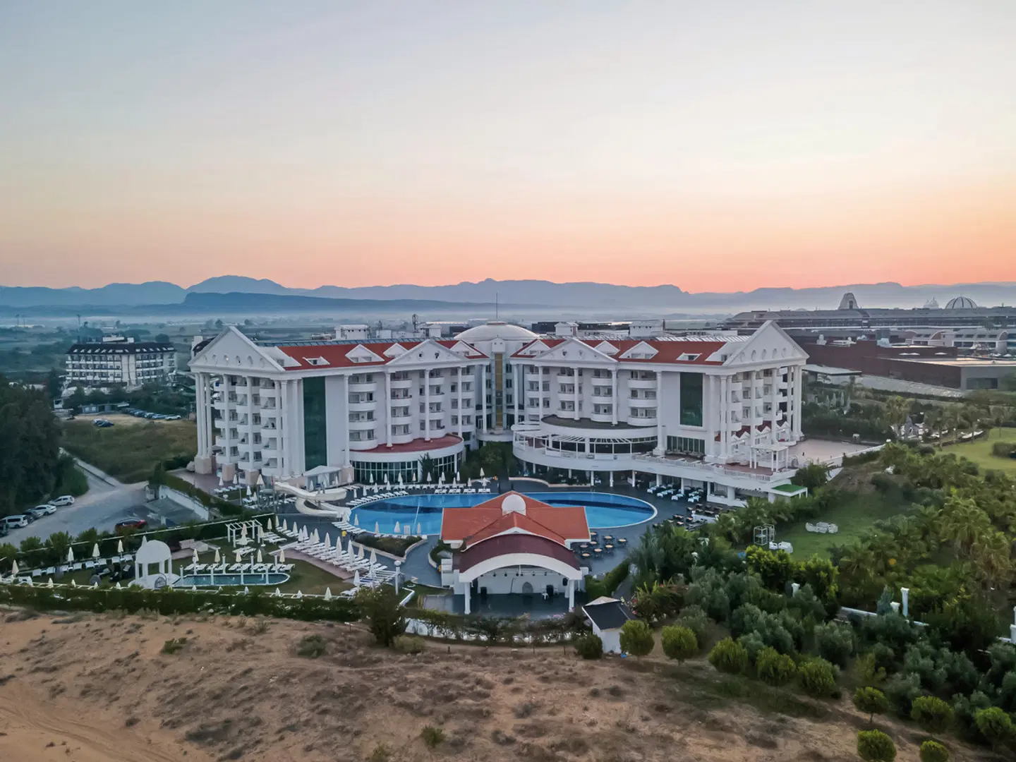 Roma Beach Resort & Spa Aussenansicht