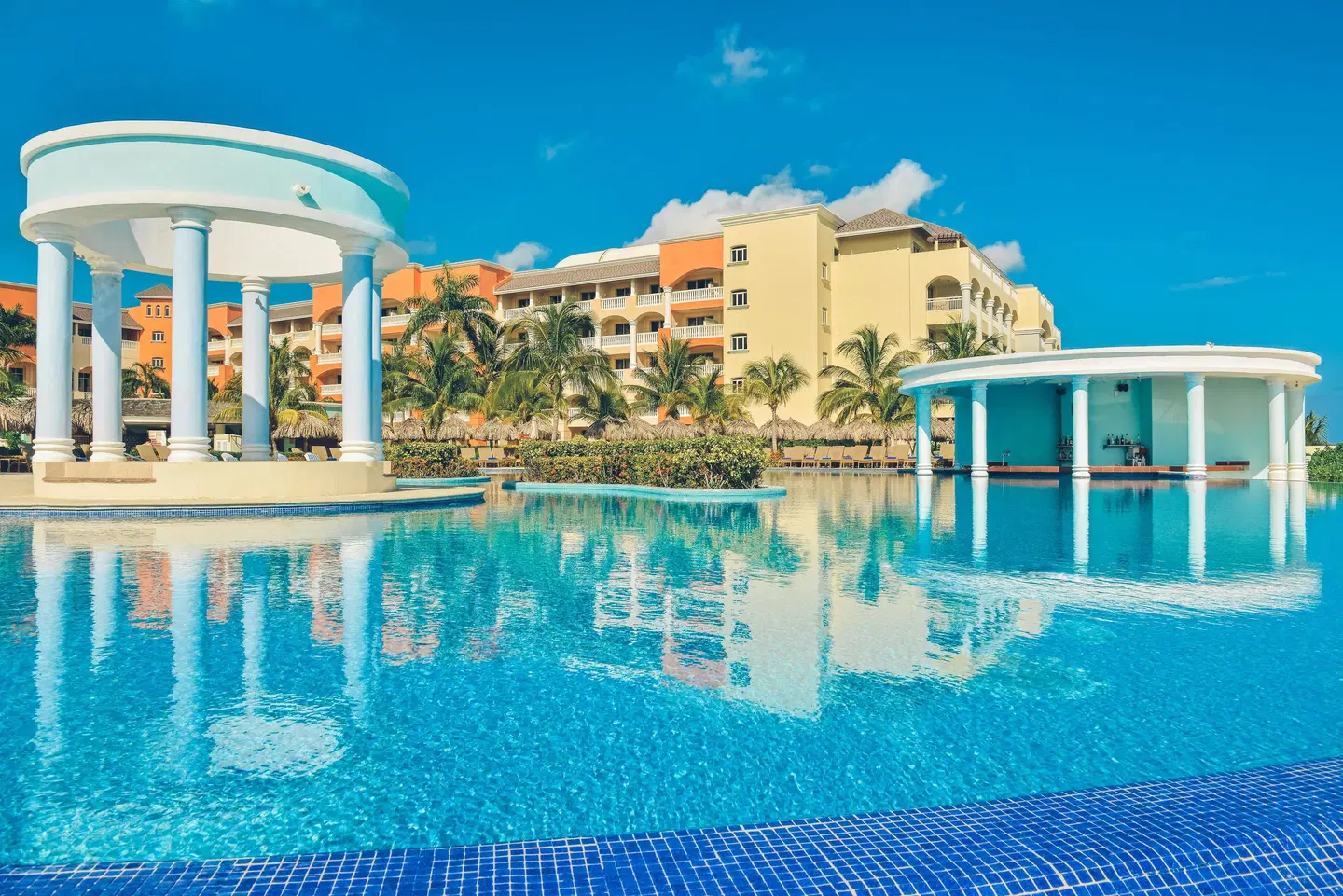 Iberostar Selection Rose Hall Suites Pool