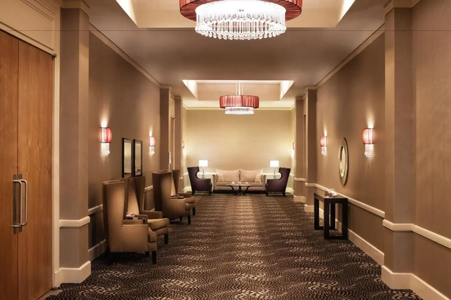 Sheraton Chicago OHare Airport Lobby