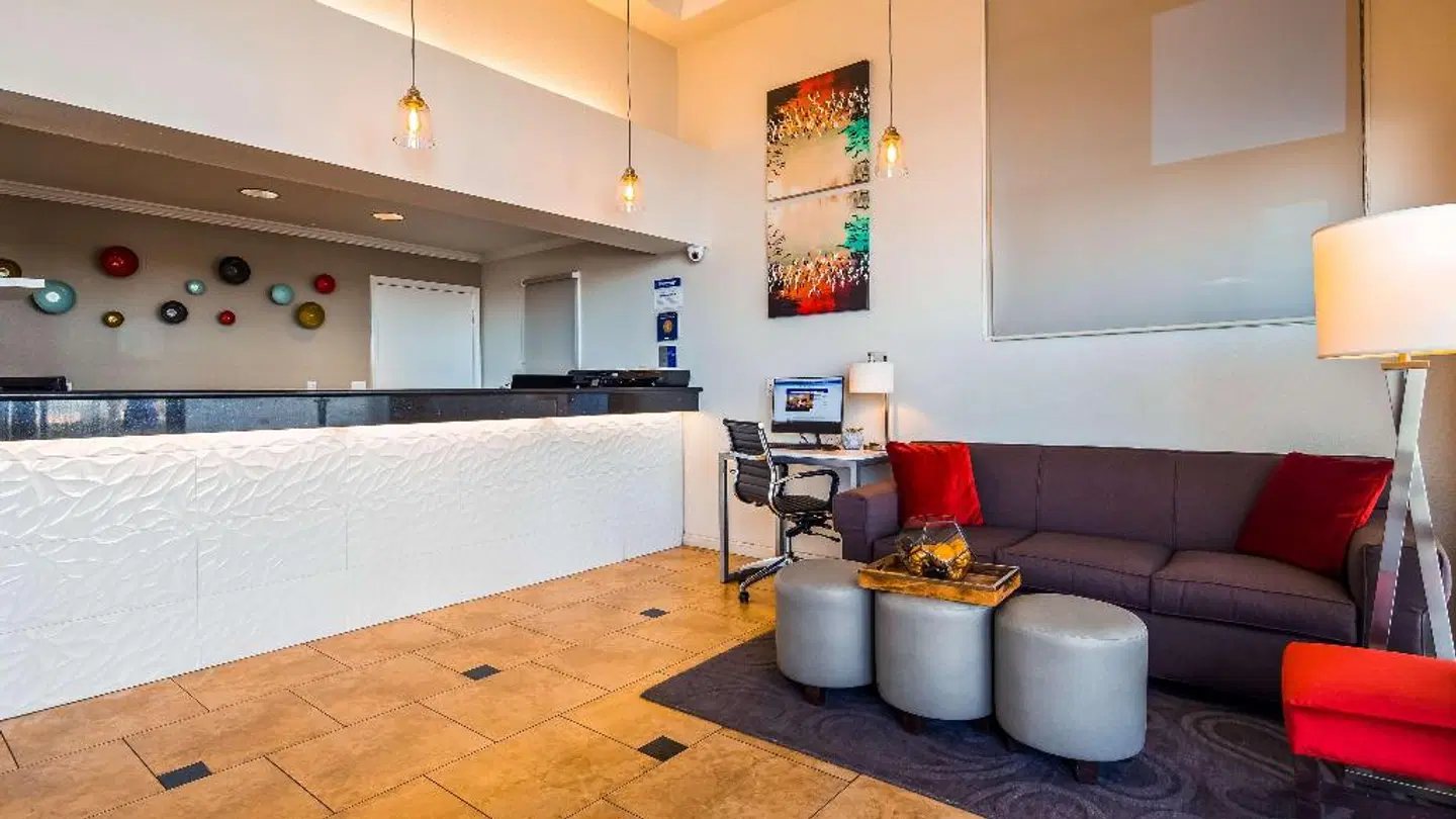 Best Western Heritage Inn Lobby