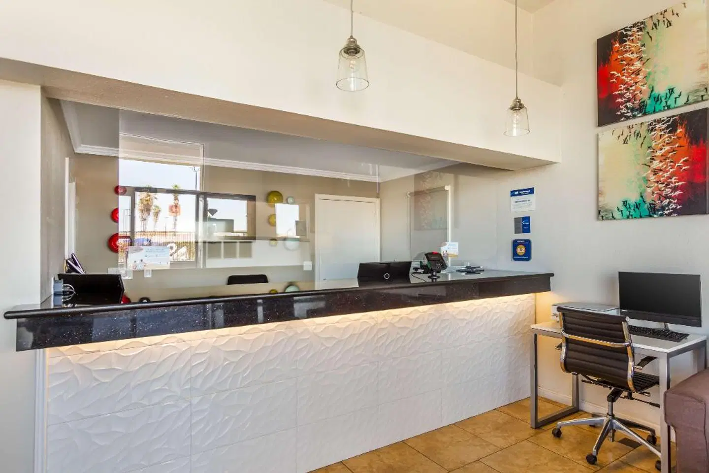 Best Western Heritage Inn Bar