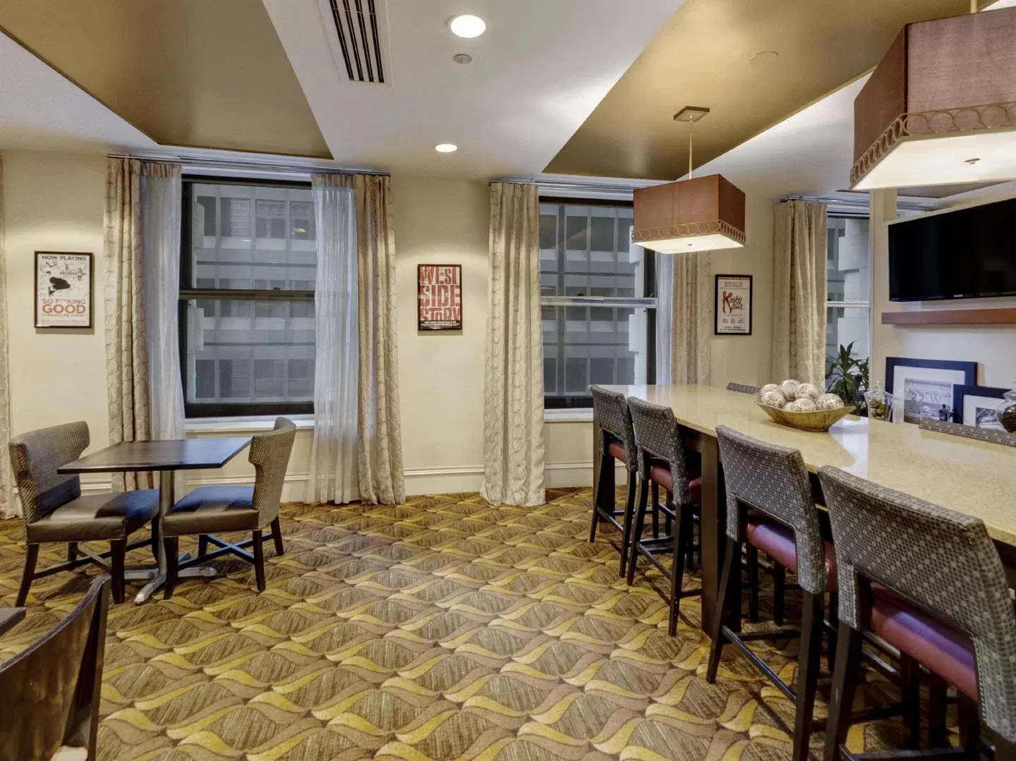 Hampton Inn Majestic Chicago Theatre District Bar