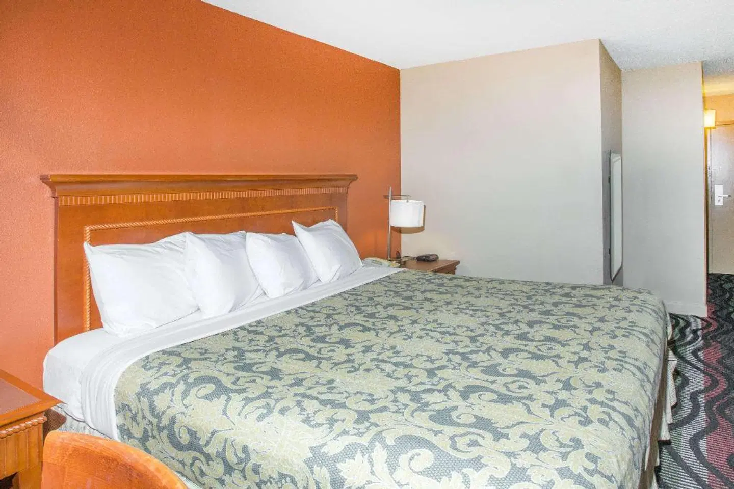 Super 8 by Wyndham Myrtle Beach/Market Common Area Wohnbeispiel