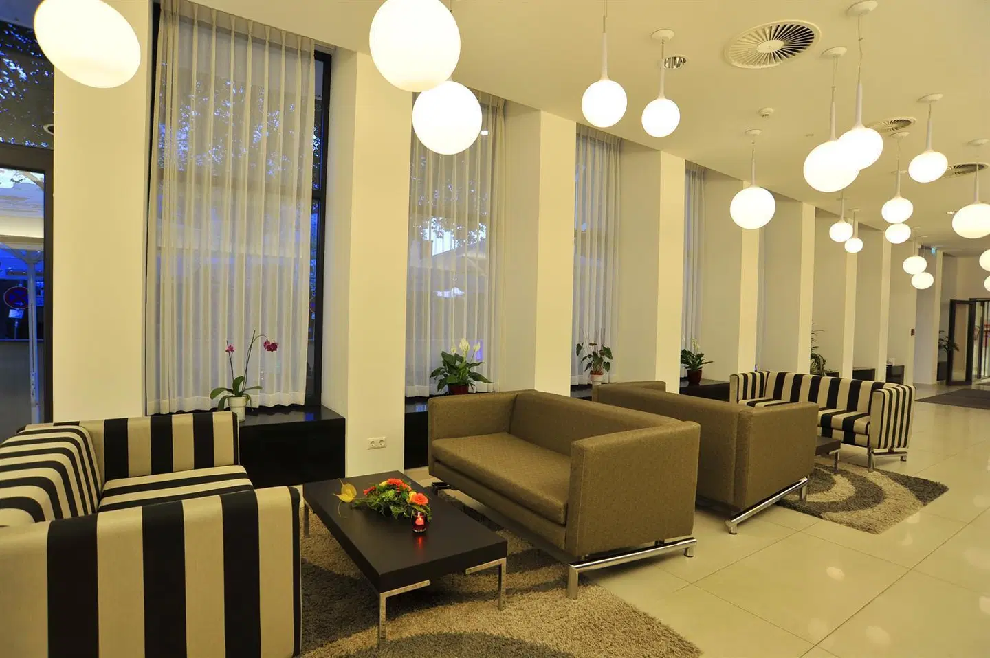 Golden Tulip Kassel Lobby