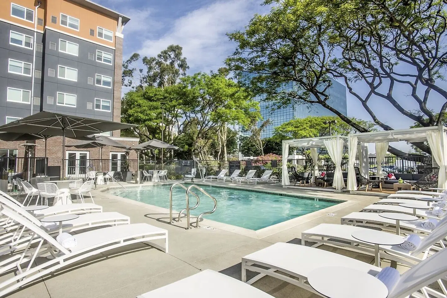 Cambria Hotel LAX Pool