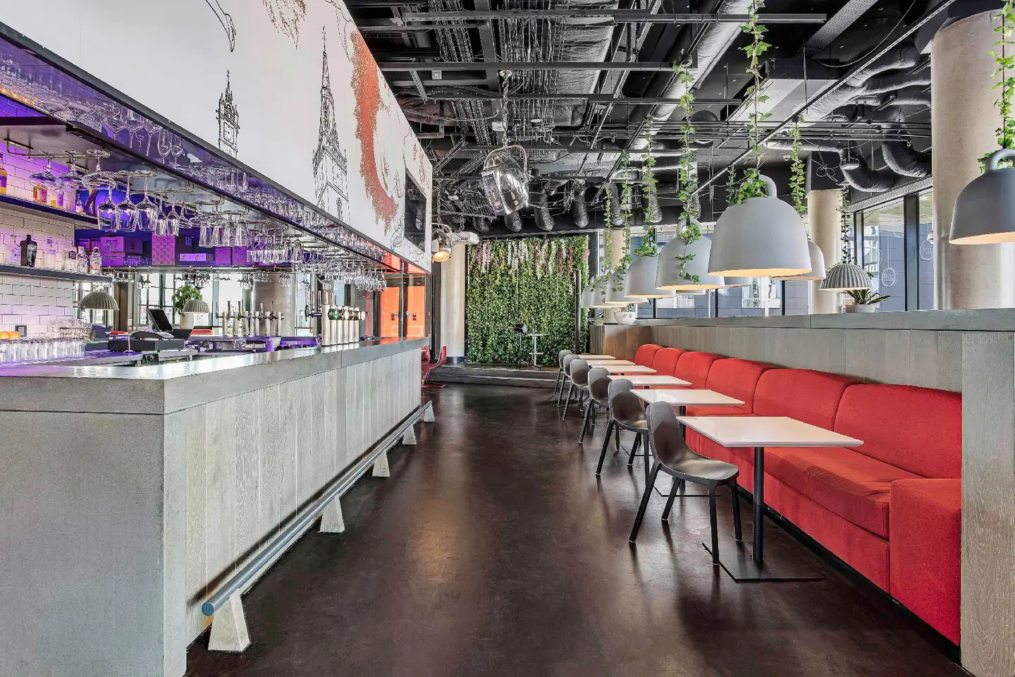 Radisson RED Glasgow Bar