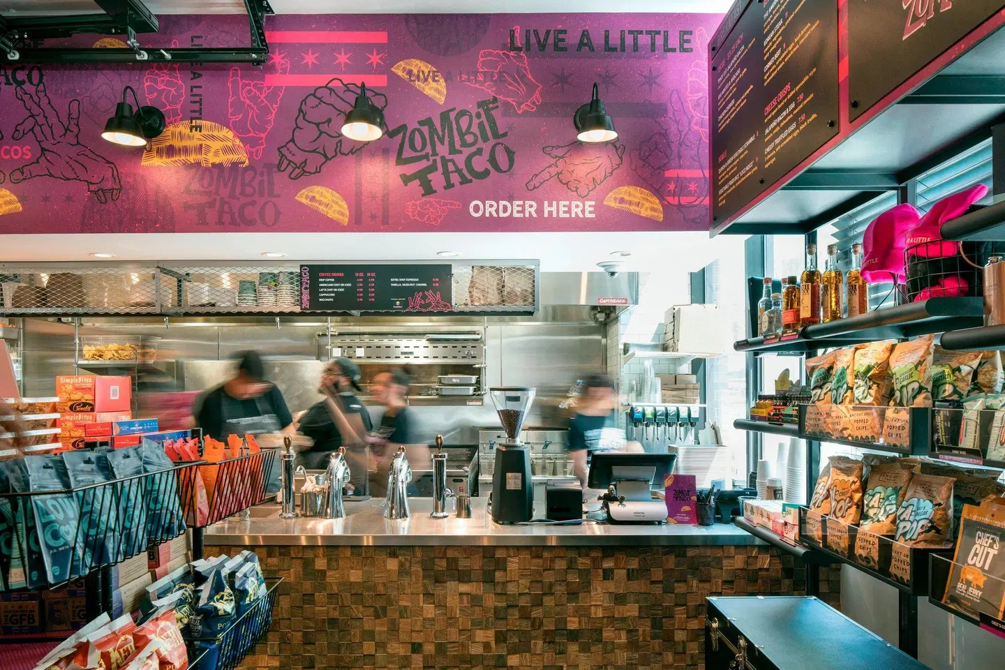 Moxy Chicago Downtown Bar