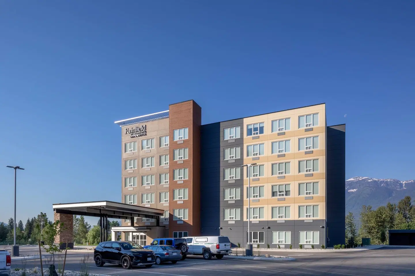 Fairfield Inn & Suites by Marriott Revelstoke EXTERIOR