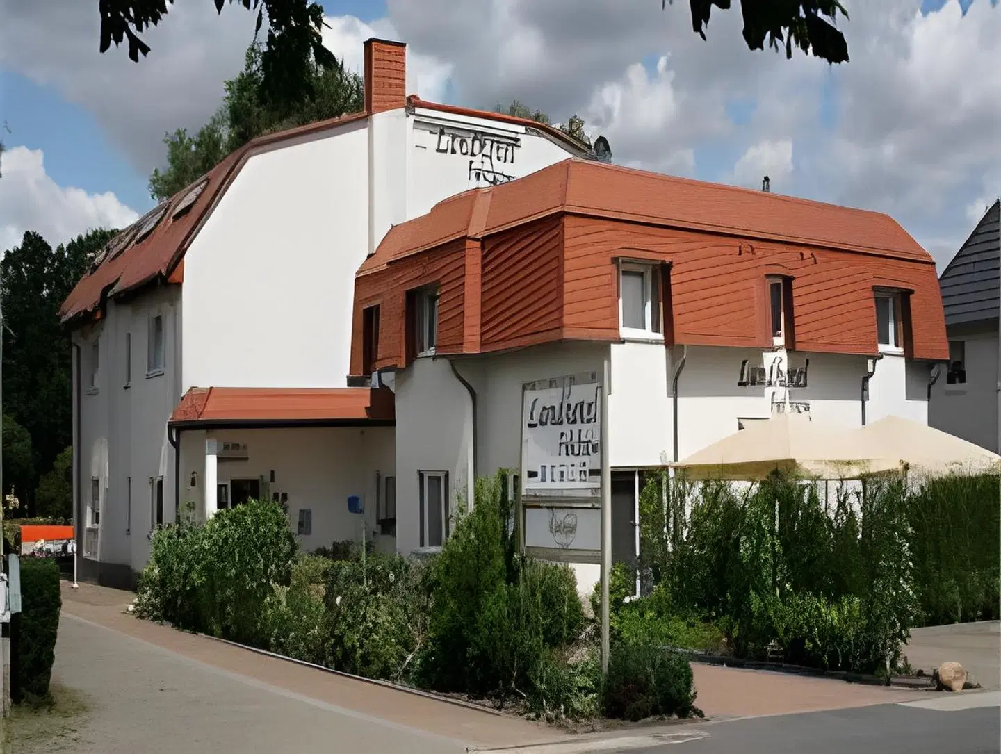 Felchow EXTERIOR