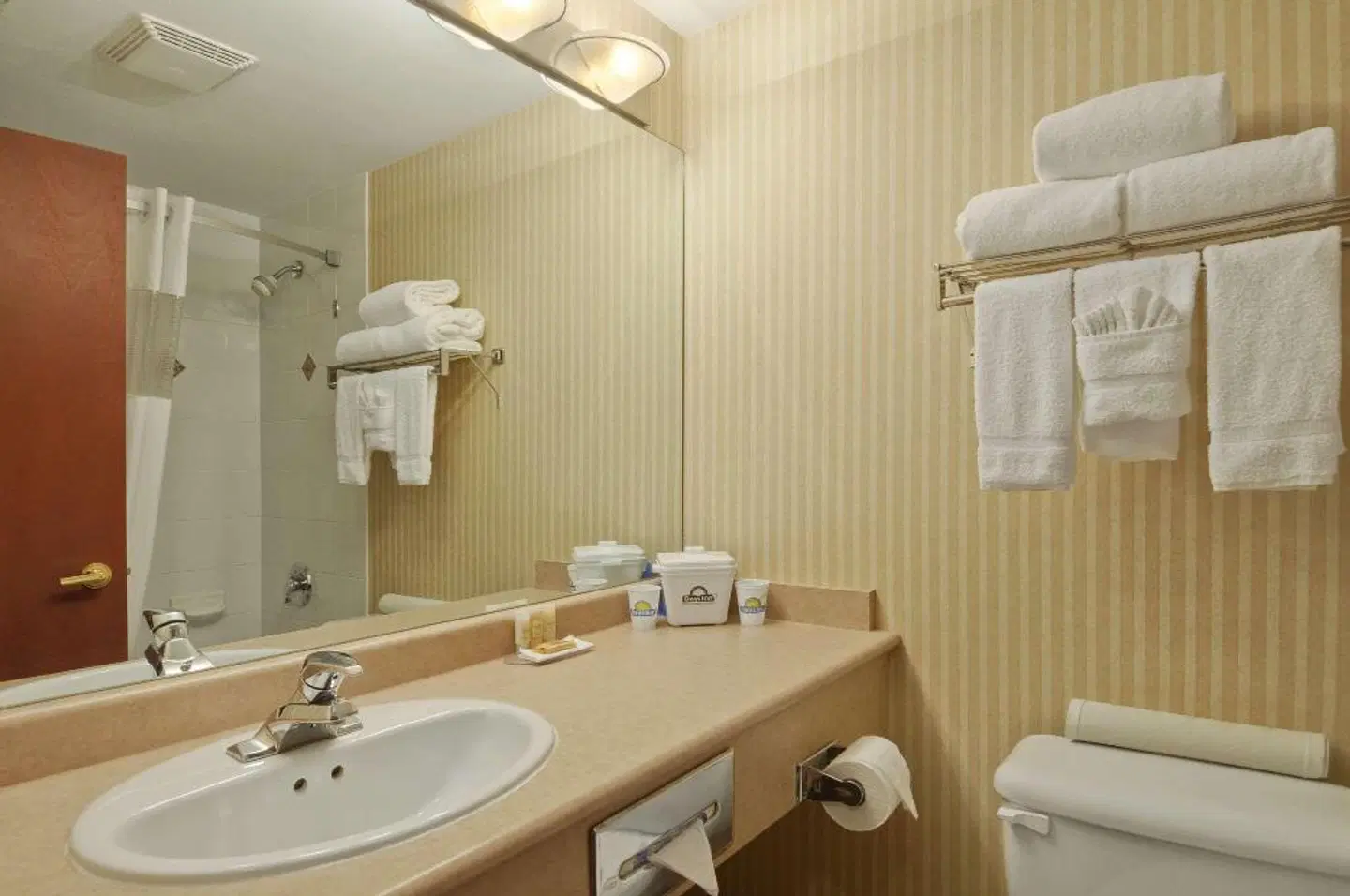 Days Inn by Wyndham Vancouver Airport Badezimmer