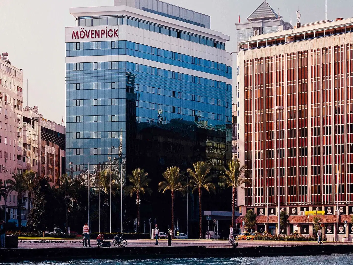 Mövenpick Hotel Izmir EXTERIOR