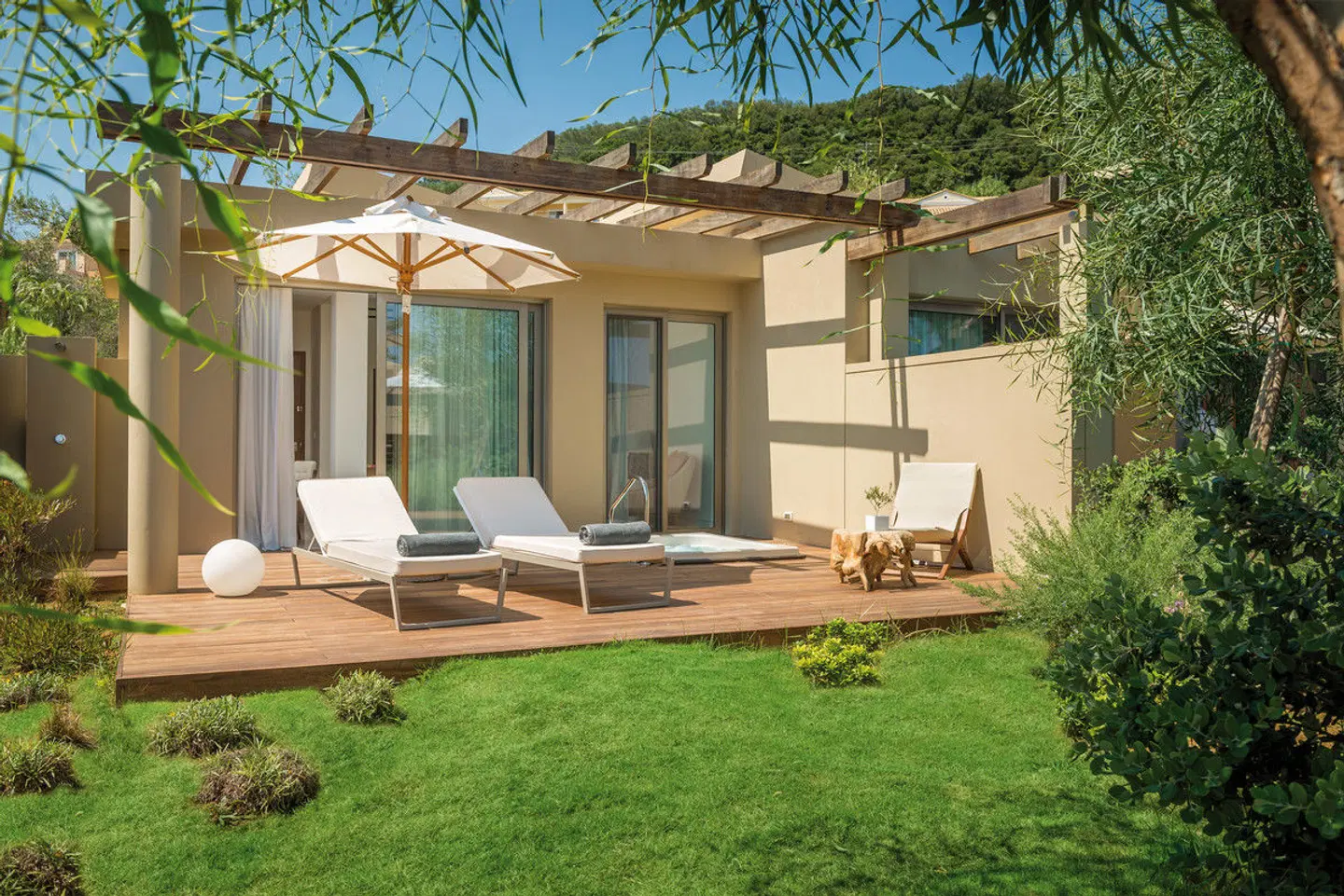 Domes Miramare, a Luxury Collection Resort, Corfu Terrasse