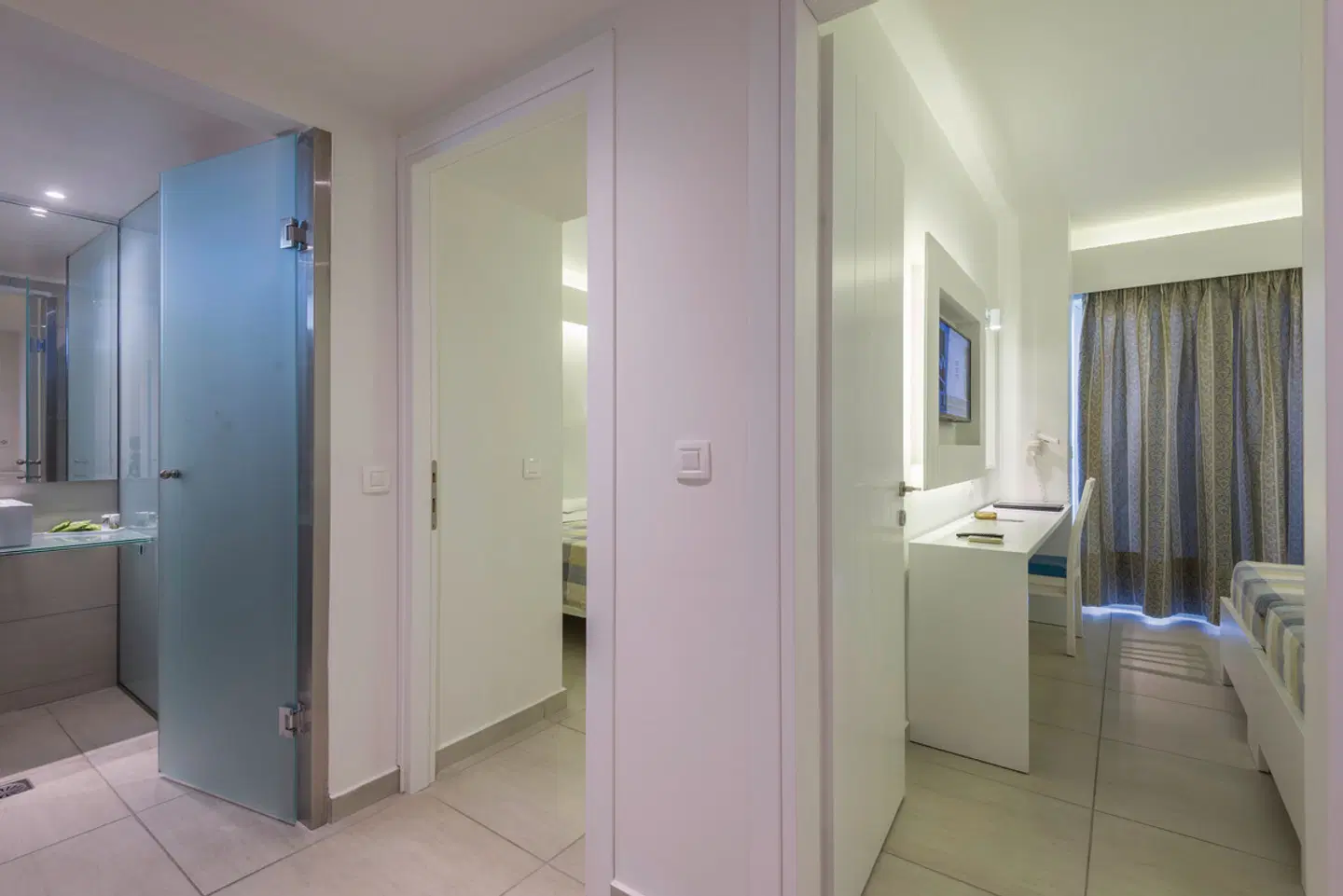 Sandy Beach Hotel Badezimmer