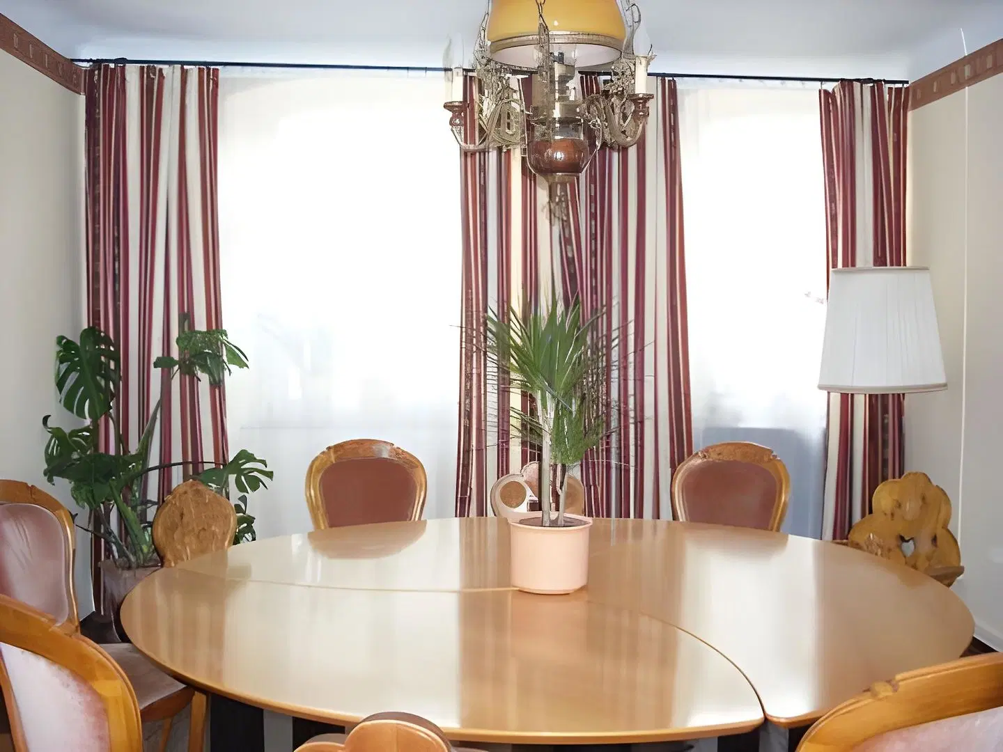 Engel ROOM_EXAMPLE