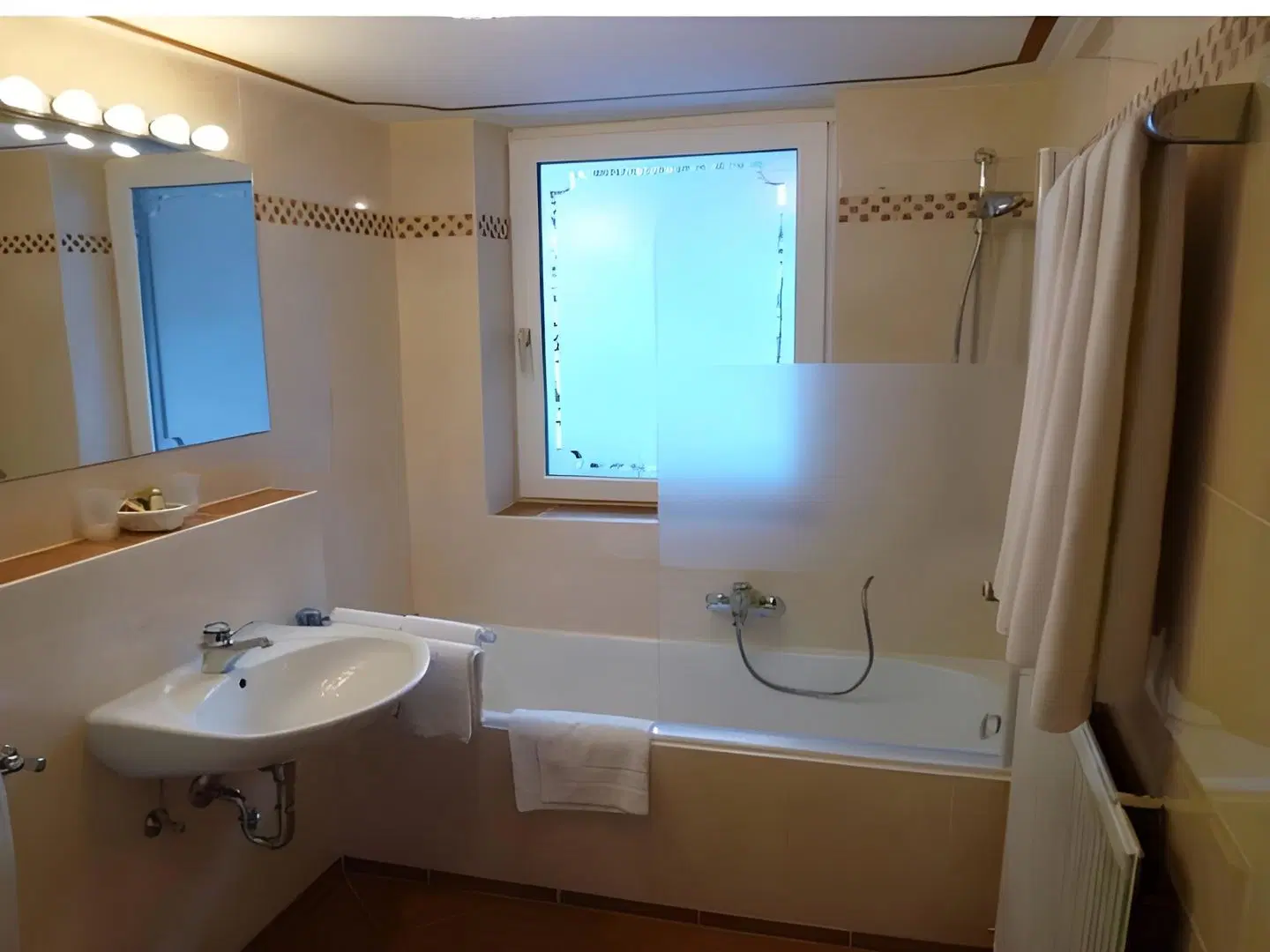 Lärchenhang Badezimmer