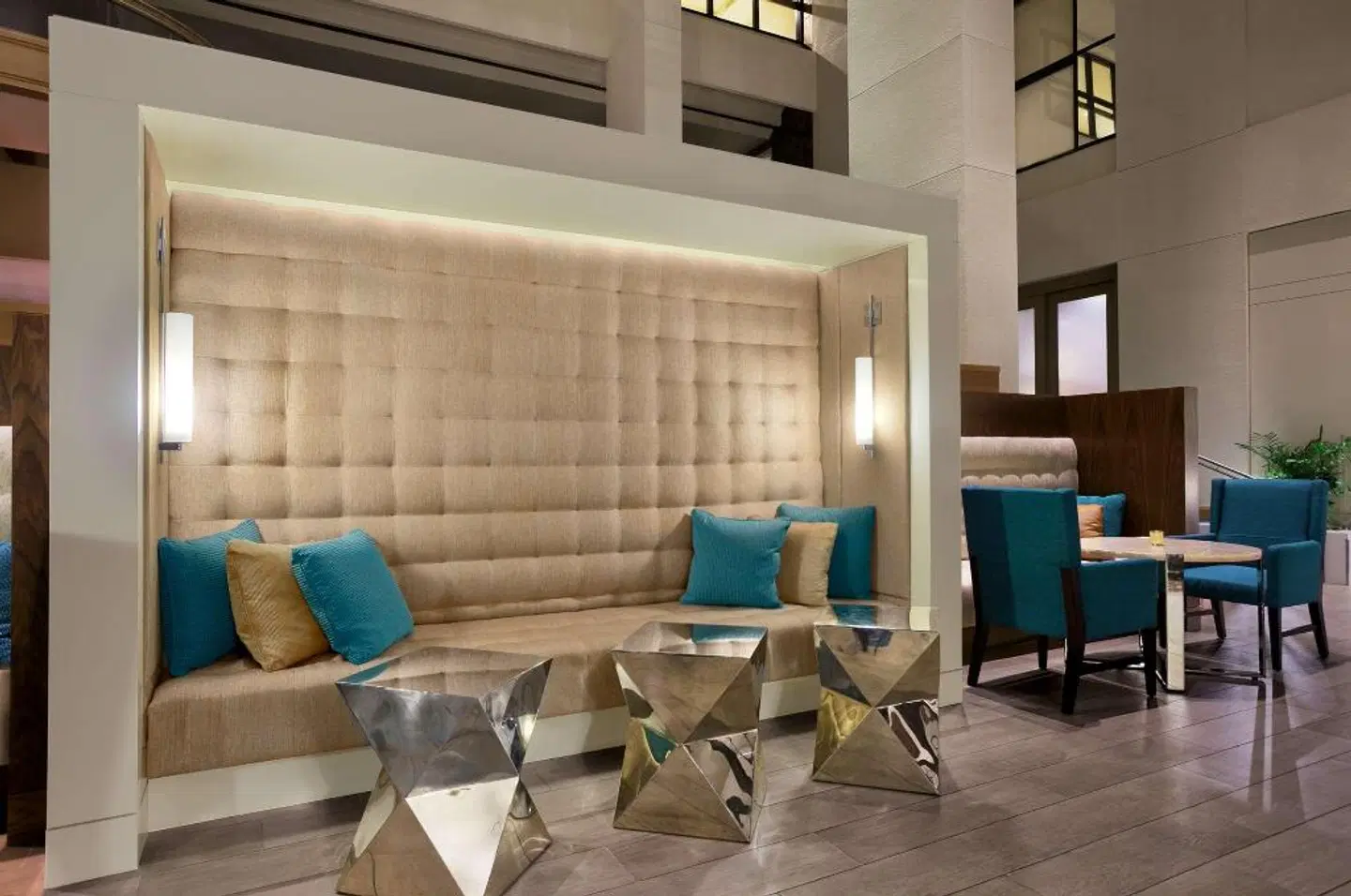 Hilton Miami Airport Blue Lagoon LOUNGE_LOBBY