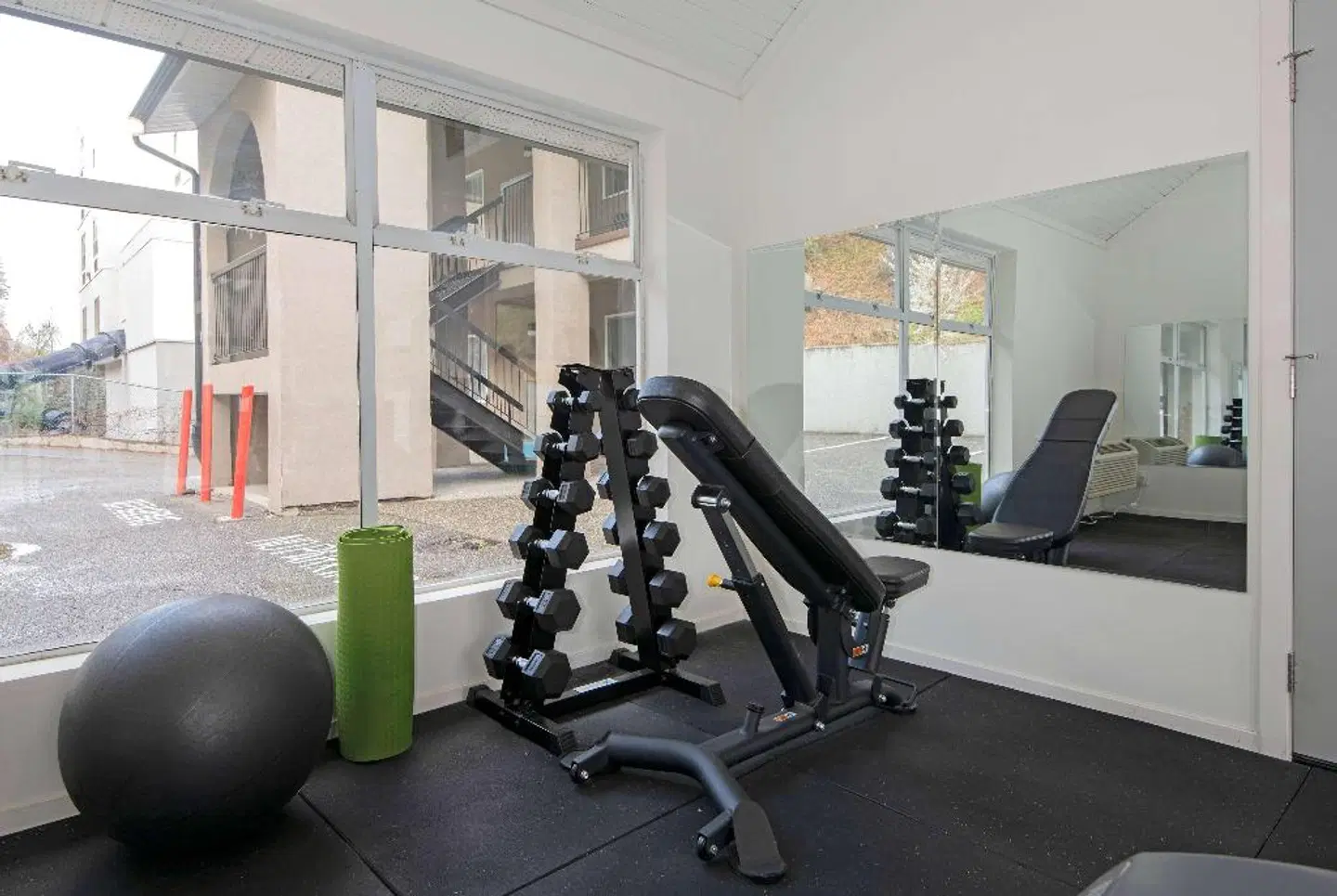 Kamloops Travelodge Mountview SPORTS_AND_LEISURE