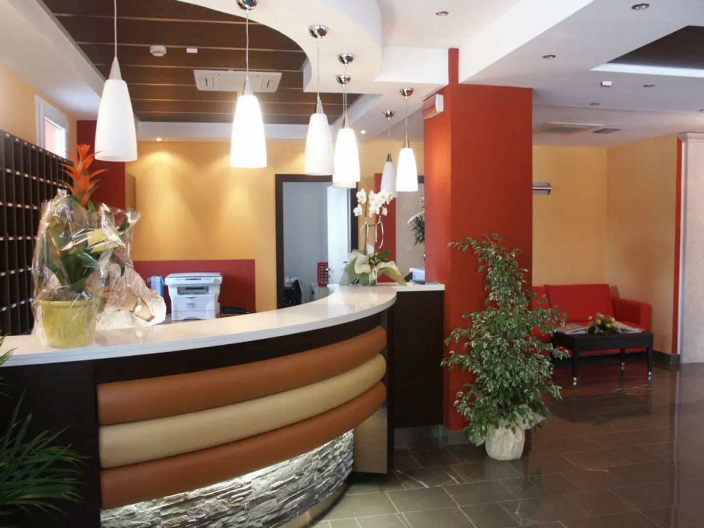 Sheila LOUNGE_LOBBY