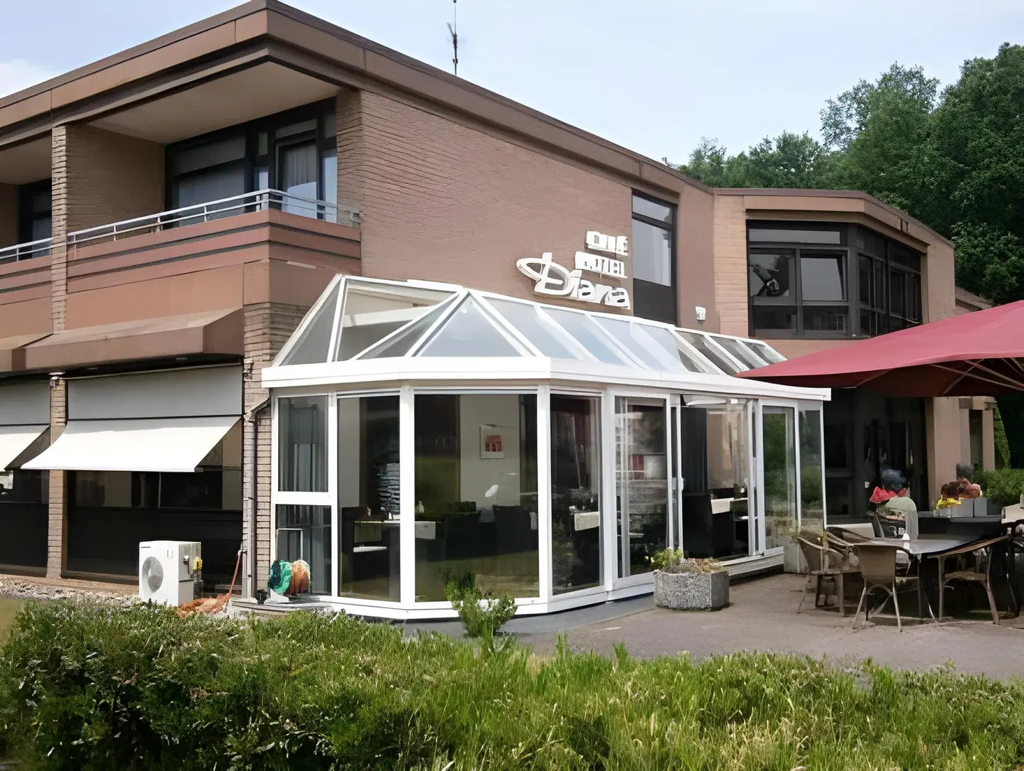 Diana EXTERIOR