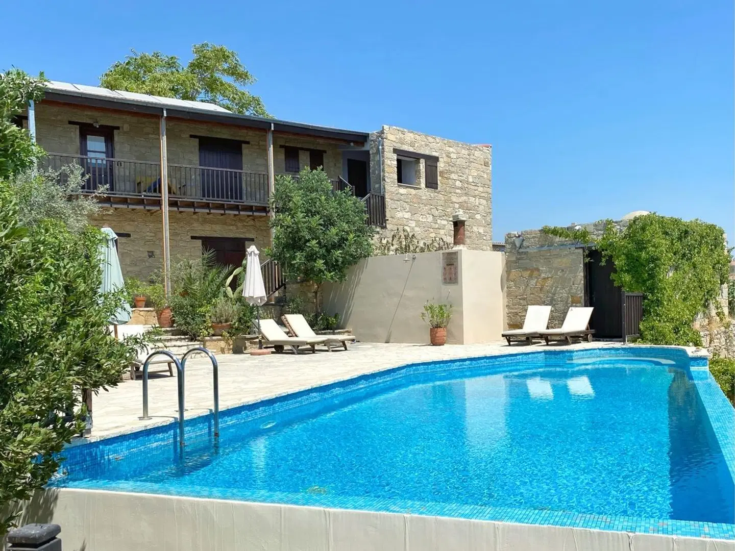 Eveleos Country House OUTDOOR_POOL