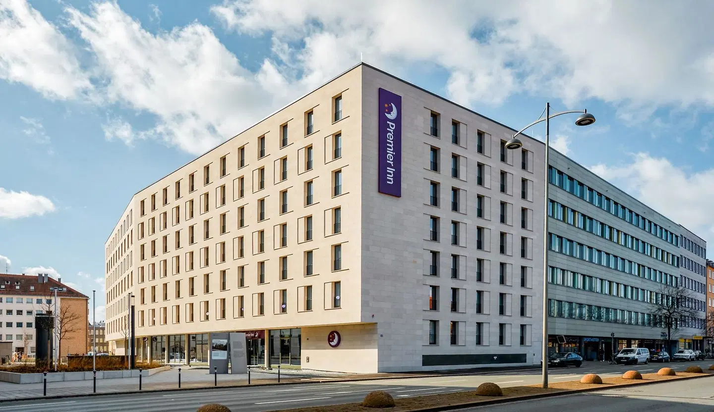 Premier Inn Nuernberg City Opernhaus EXTERIOR