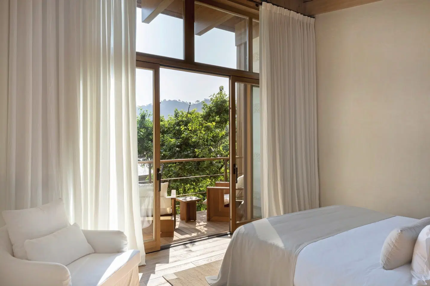 Ahama ROOM_EXAMPLE