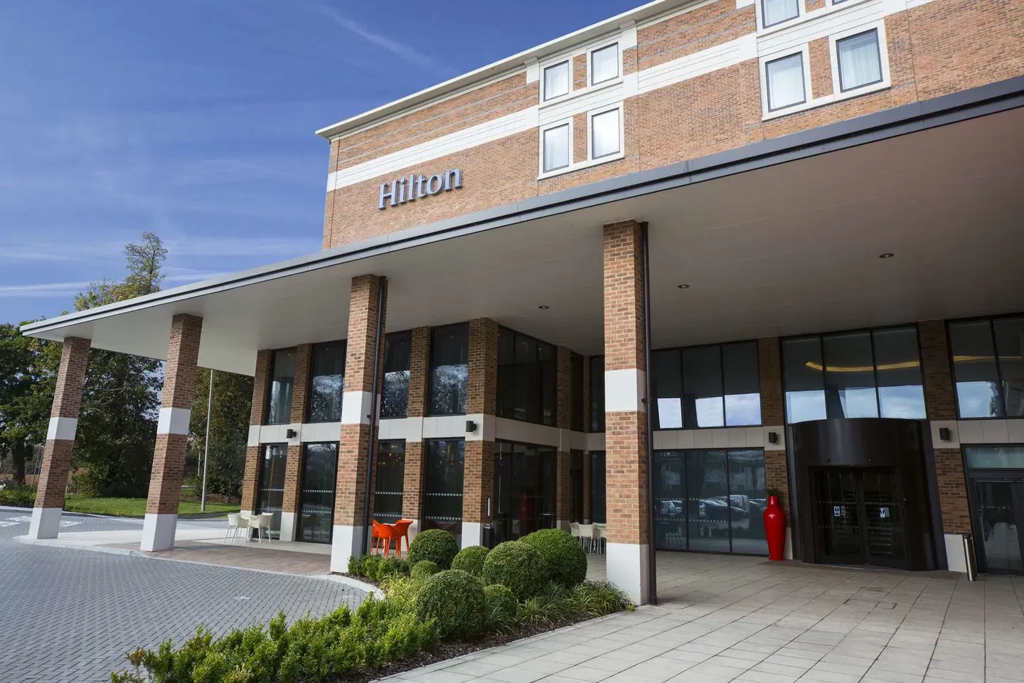 Hilton London Heathrow Airport Terminal 5 EXTERIOR