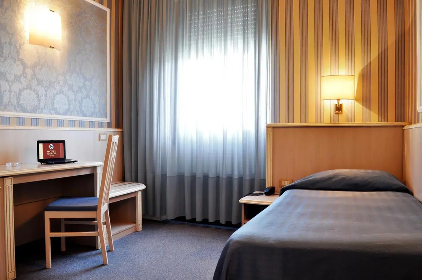 Garda ROOM_EXAMPLE