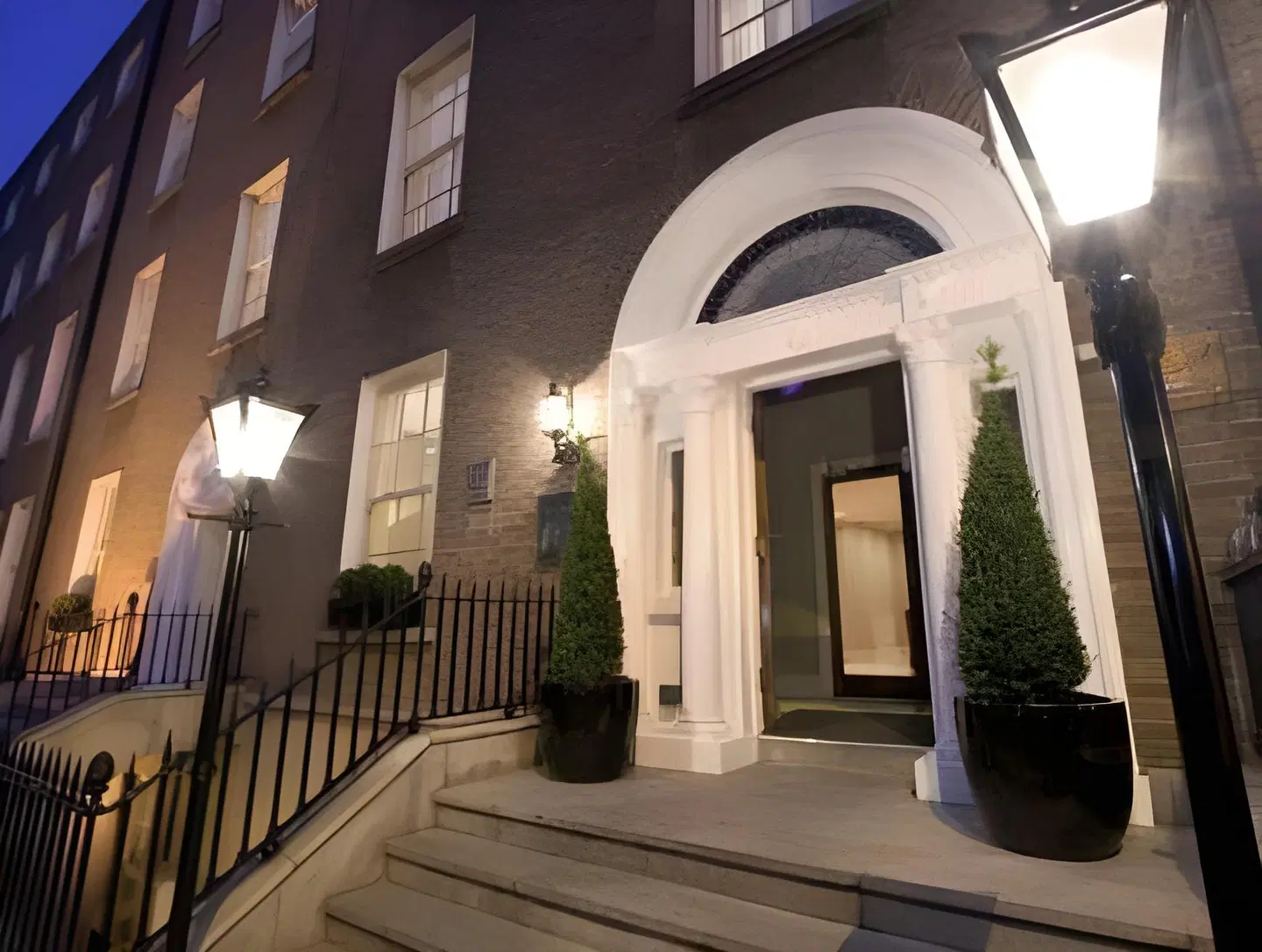 Premier Suites Dublin Terrasse
