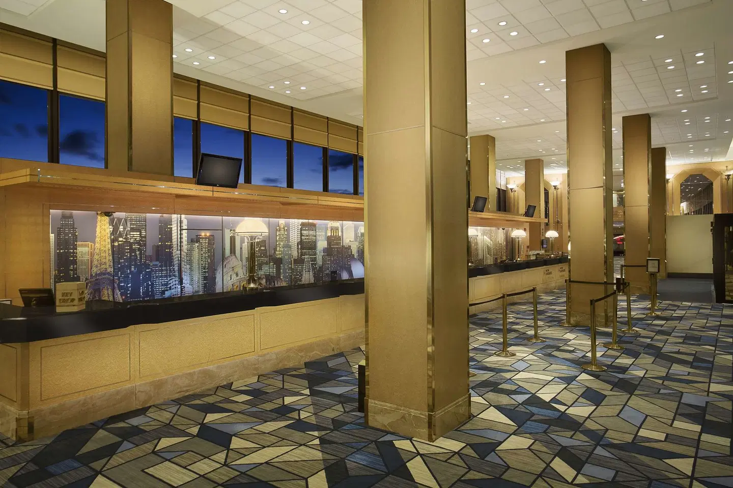 Hilton Chicago O'Hare Airport LOUNGE_LOBBY