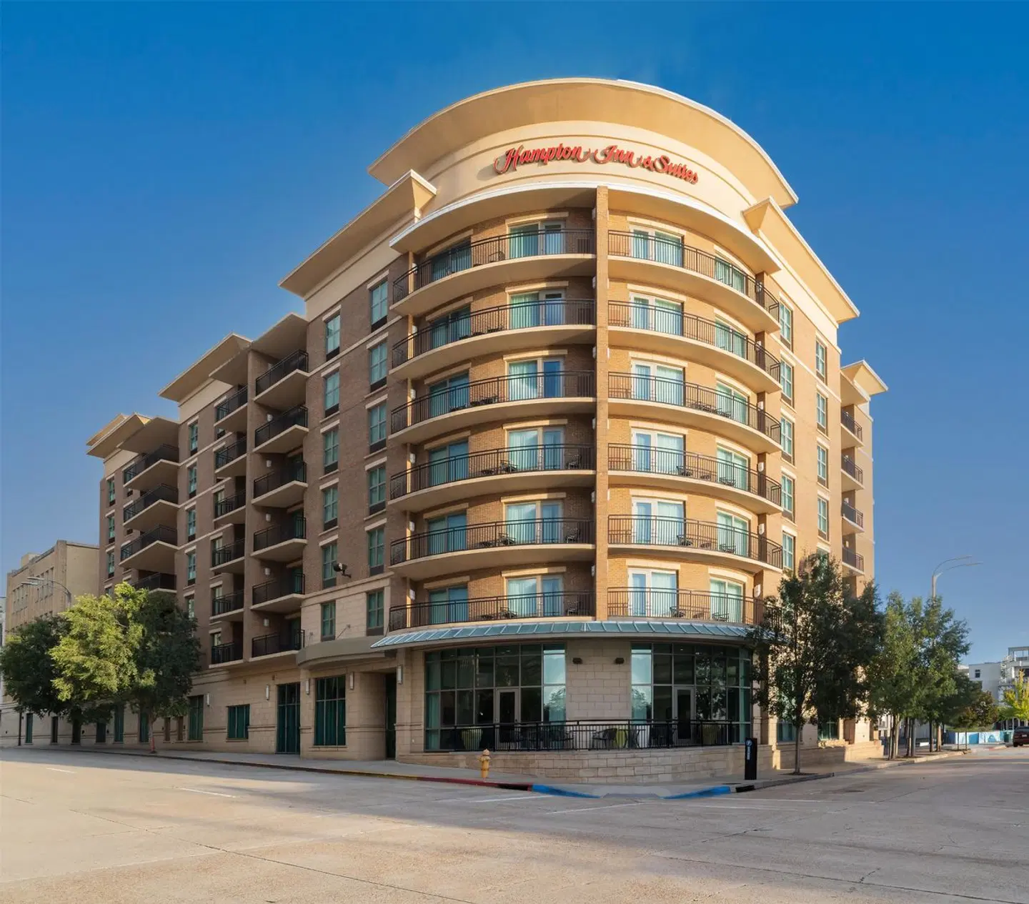 Hampton Inn & Suites Baton Rouge Downtown EXTERIOR