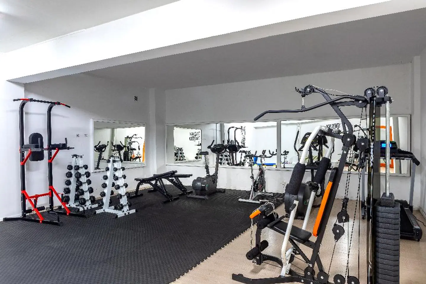 Mayfair Hotel SPORTS_AND_LEISURE
