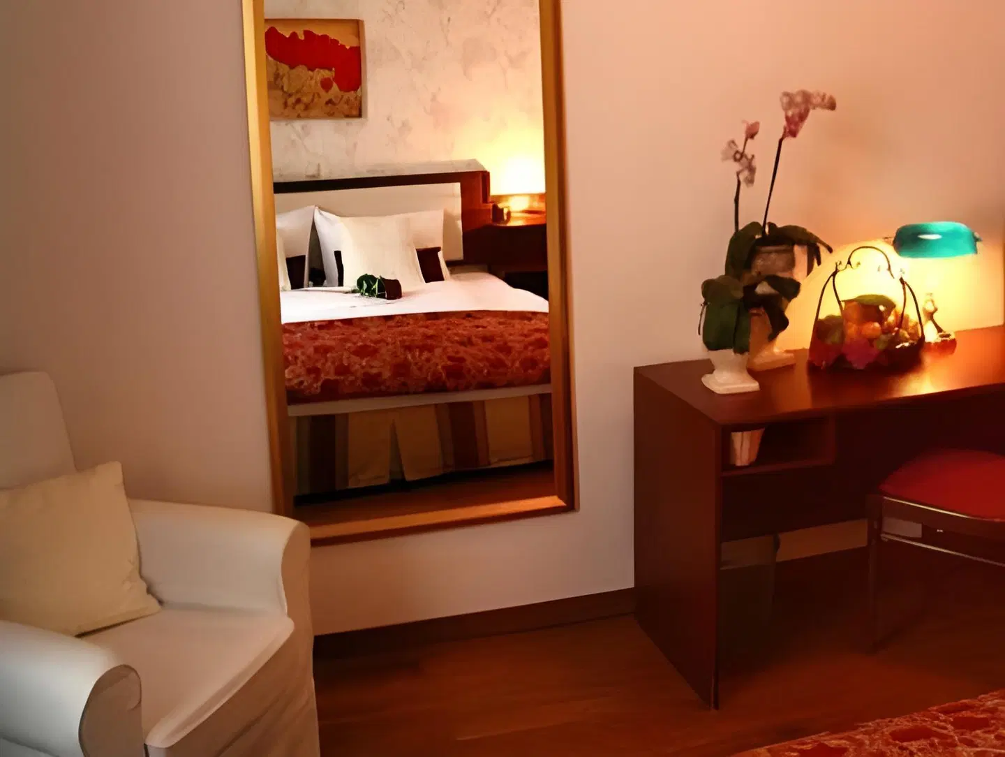 In Piazza ROOM_EXAMPLE
